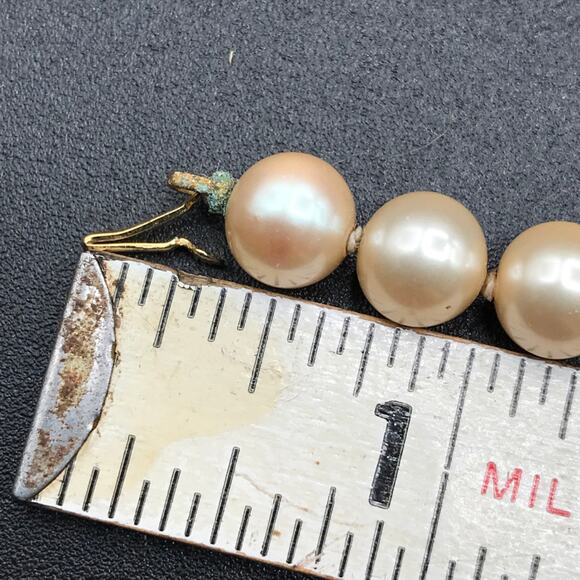 Women's Hand-Knotted Genuine Cream Pearl Bracelet with Locking Clasp - Picture 5 of 6